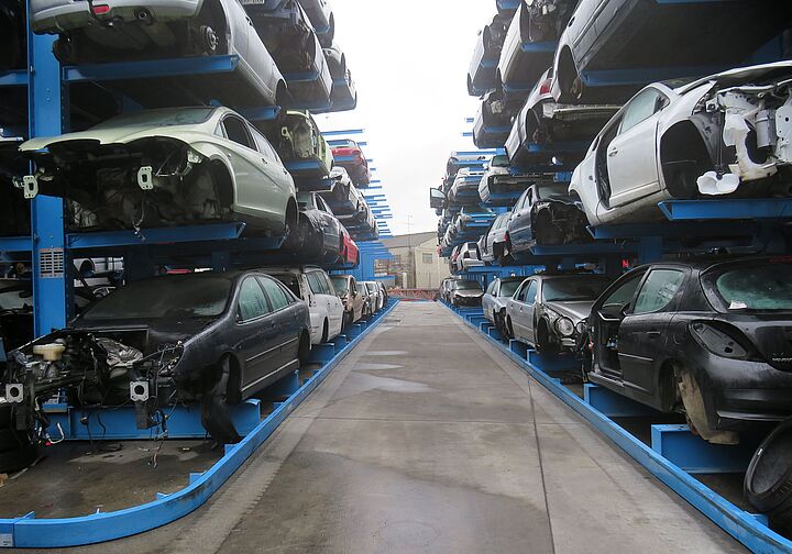 Estanterías cantilever para coches 